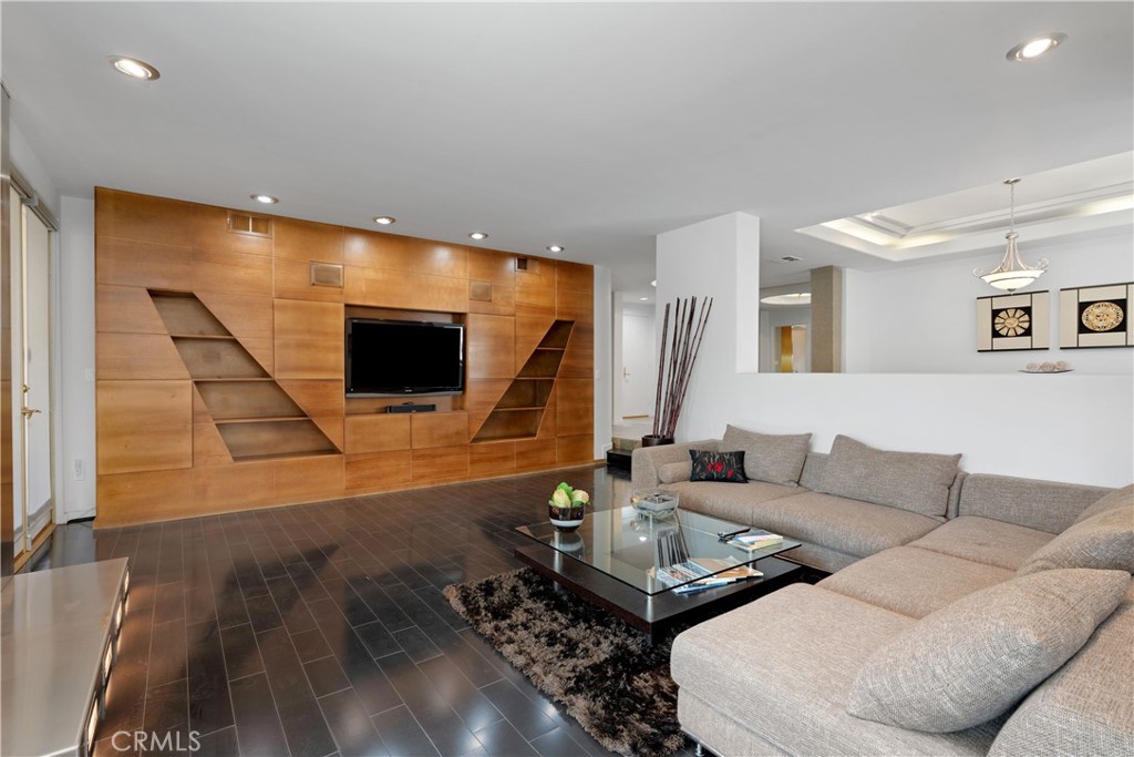 Studio City, California, 91604, United States, 2 Bedrooms Bedrooms, ,3 BathroomsBathrooms,Residential,For Sale,1847940
