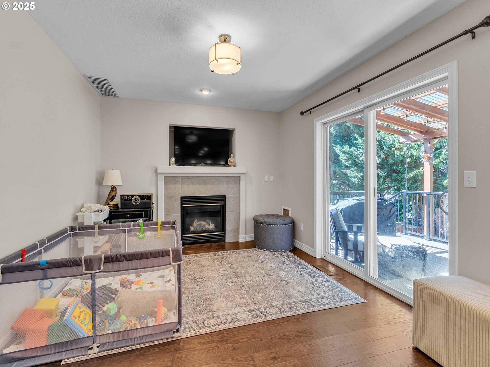 Newberg, Oregon, 97132, United States, 4 Bedrooms Bedrooms, ,3 BathroomsBathrooms,Residential,For Sale,1962580