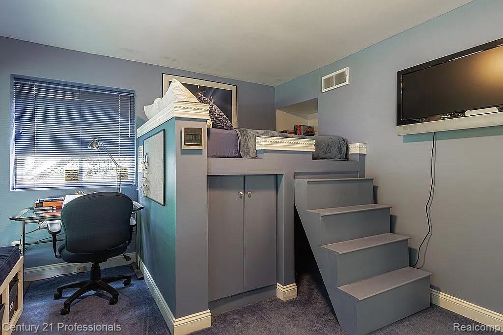 OrchardLake, Michigan, 48323, United States, 5 Bedrooms Bedrooms, ,5 BathroomsBathrooms,Residential,For Sale,1980200