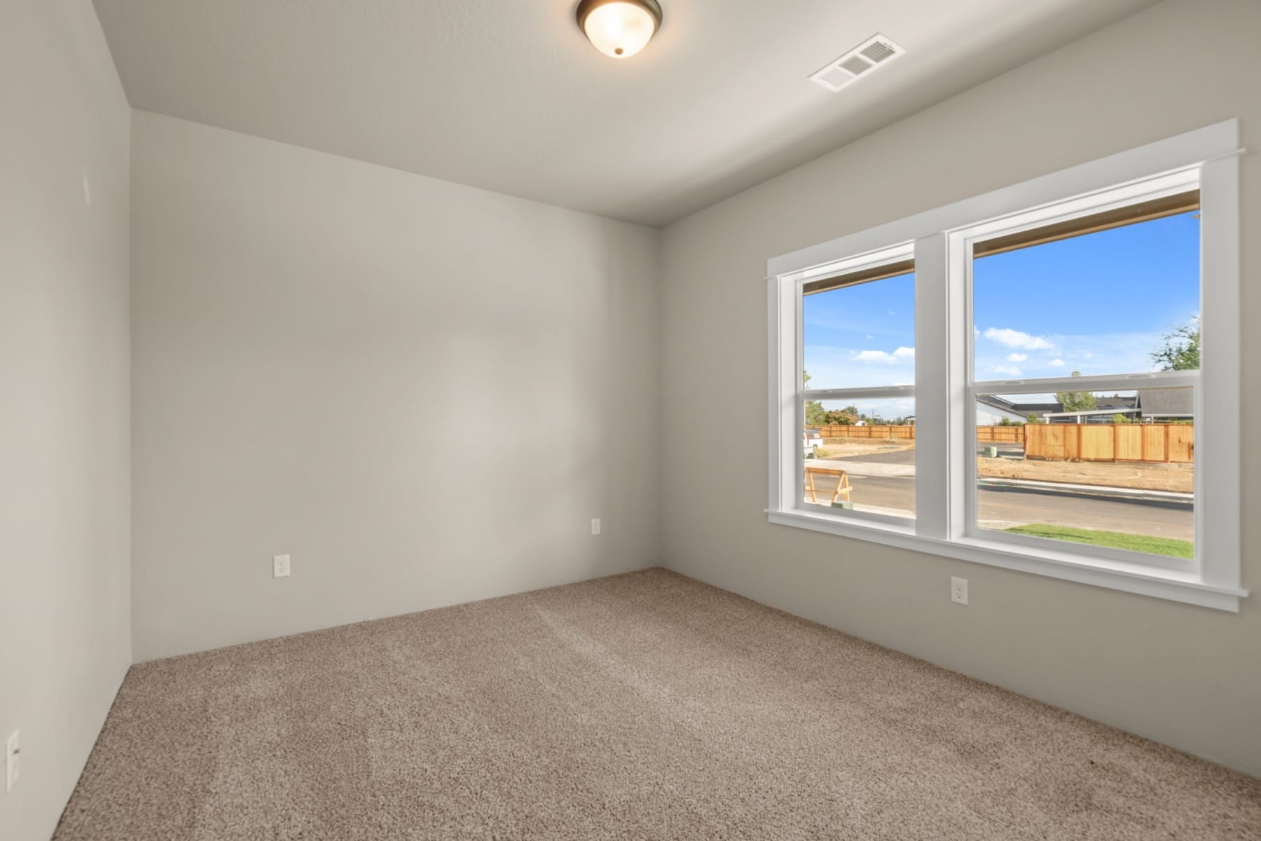  2217 Piazza Drive Medford, OR 97501 - 物件實景