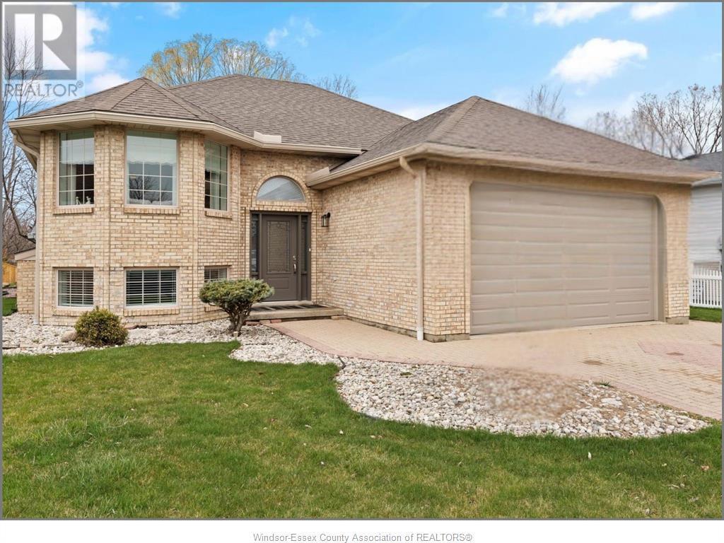 TILBURY, Ontario, N0P 2L0, CA, 3 Bedrooms Bedrooms, ,1 BathroomBathrooms,Residential,For Sale,1916893