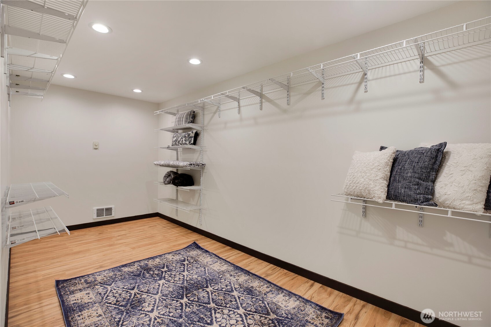 Maple Valley, Washington, 98038, United States, 3 Bedrooms Bedrooms, ,1 BathroomBathrooms,Residential,For Sale,1949722