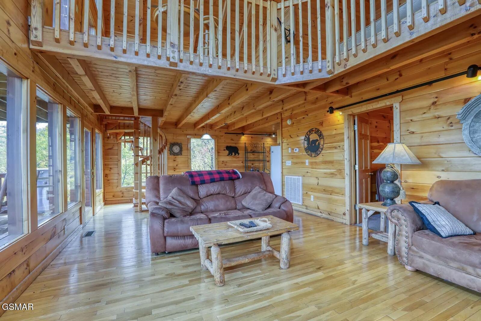 Sevierville, Tennessee, 37876, United States, 1 Bedroom Bedrooms, ,2 BathroomsBathrooms,Residential,For Sale,2005093