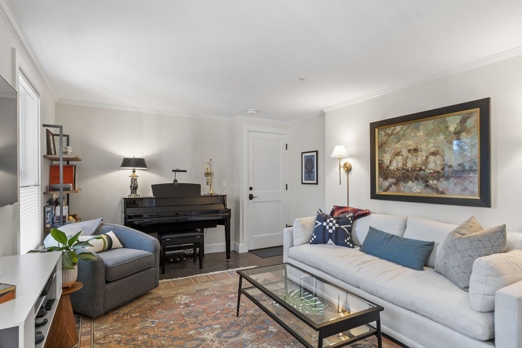 Amesbury, Massachusetts, 01913, United States, 2 Bedrooms Bedrooms, ,2 BathroomsBathrooms,Residential,For Sale,2049079