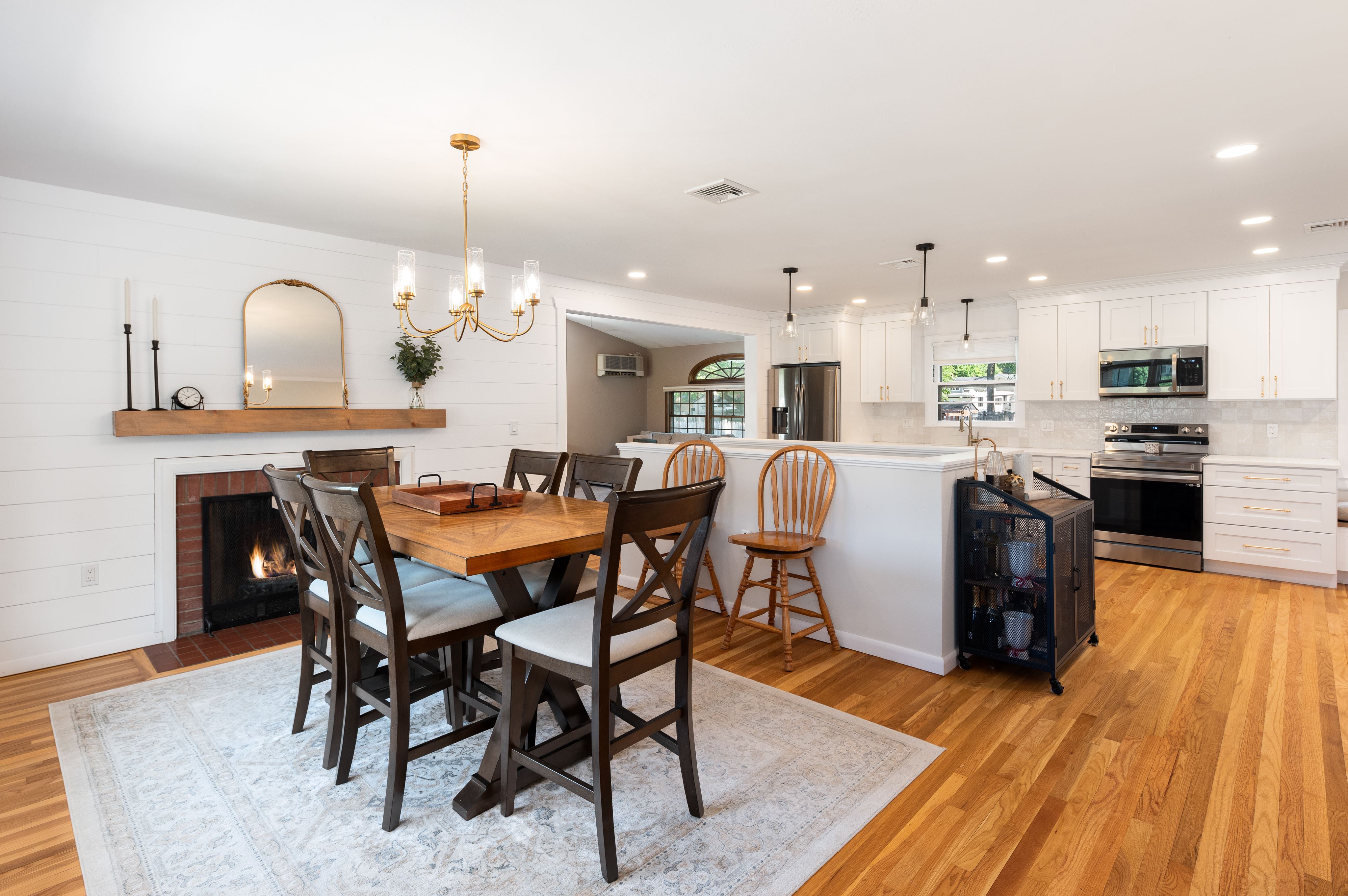  Fully modernized 3-bedroom ranch in a quiet, beautiful neighborhood. - 物件實景