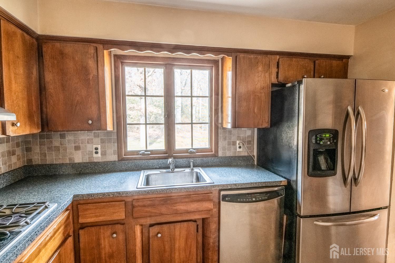 East Brunswick, New Jersey, 08816, United States, 3 Bedrooms Bedrooms, ,2 BathroomsBathrooms,Residential,For Sale,2002265