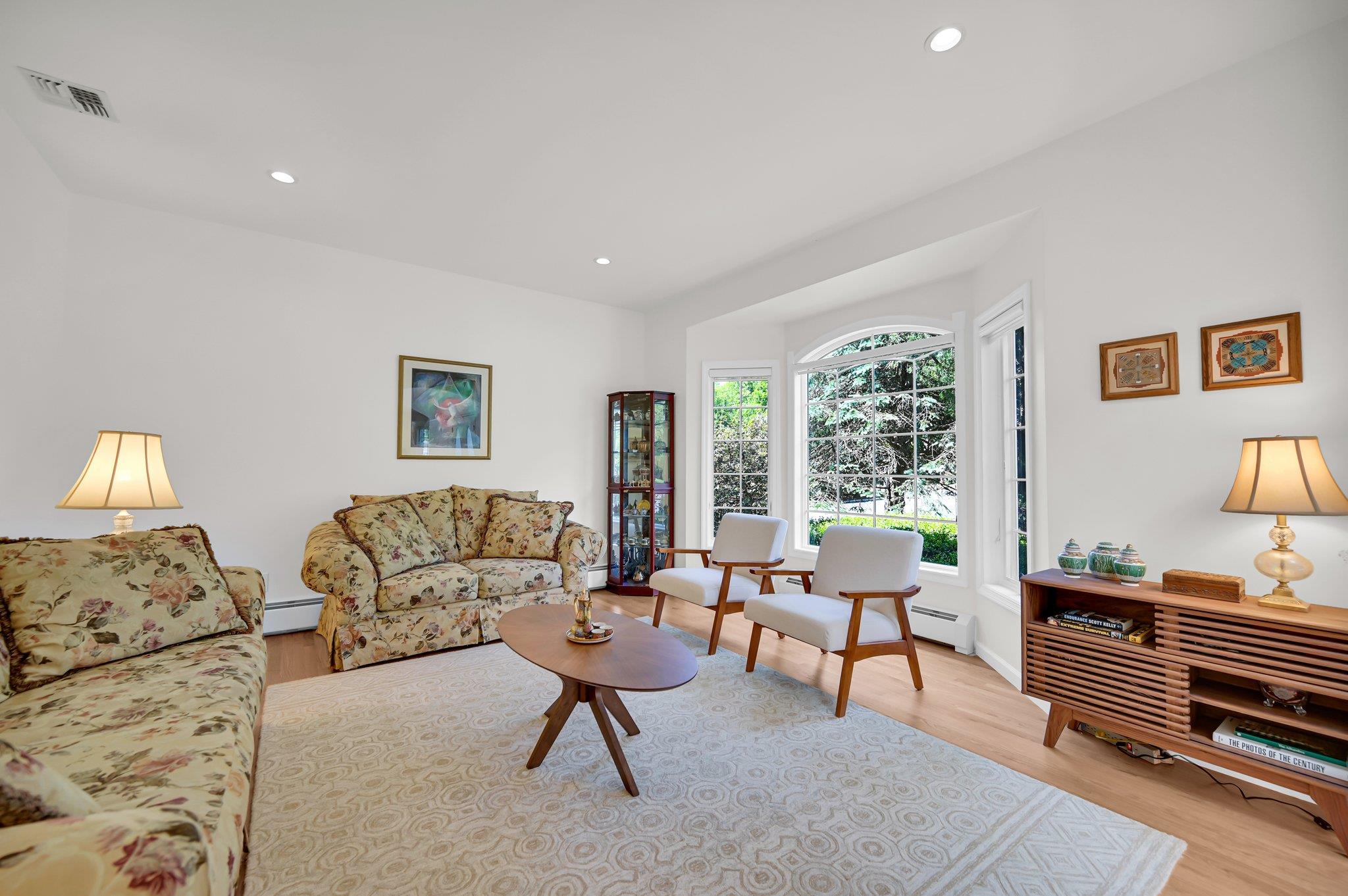 New City, New York, 10956, United States, 6 Bedrooms Bedrooms, ,4 BathroomsBathrooms,Residential,For Sale,1830143