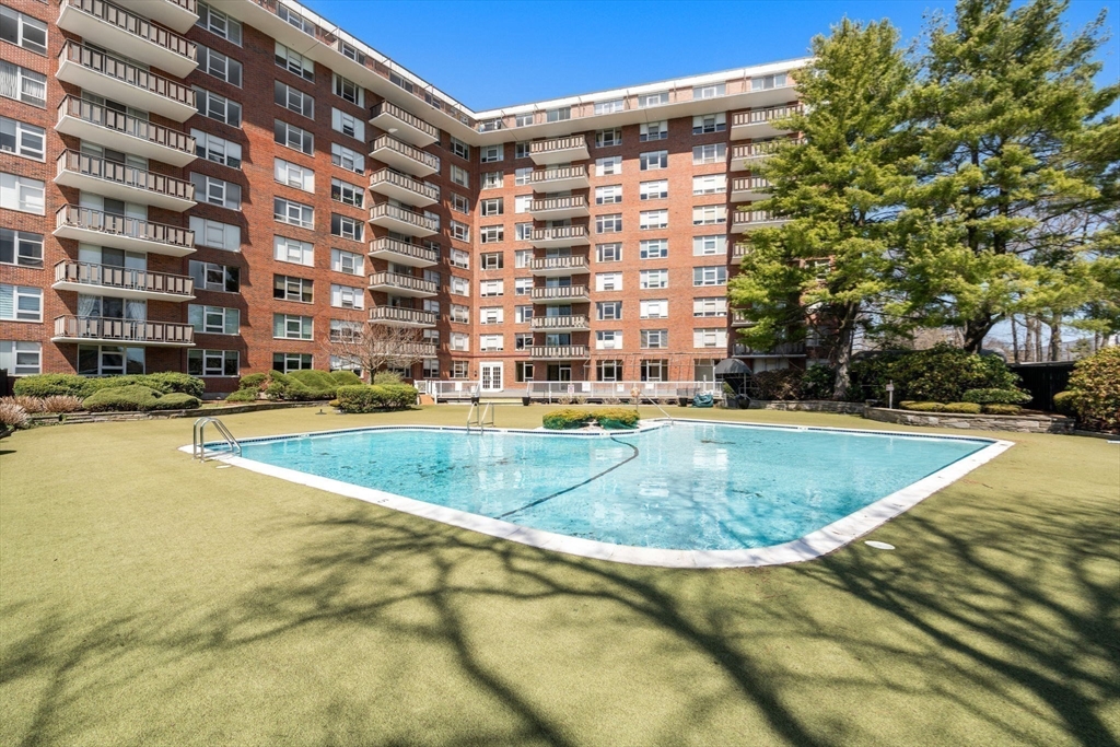 Newton, Massachusetts, 02467, United States, 1 Bedroom Bedrooms, ,2 BathroomsBathrooms,Residential,For Sale,1954764