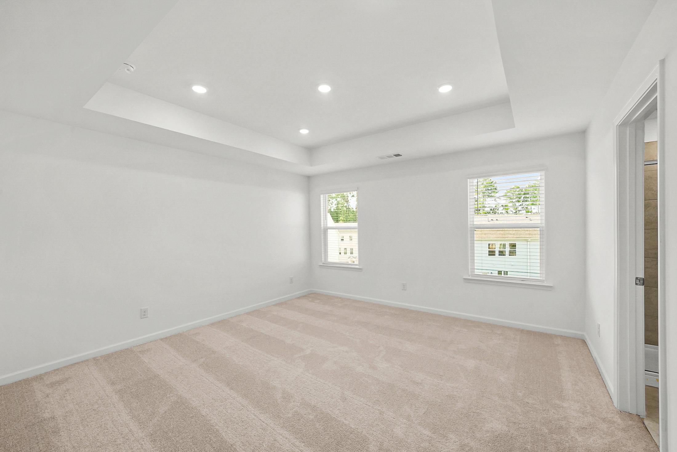  Better Than New Townhome is Ready Today - 物件實景
