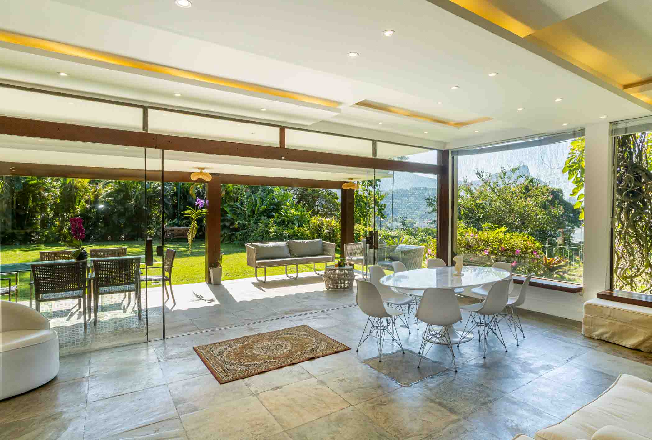  Hillside residence with iconic views of Christ the Redeemer and Lagoa - 物件實景