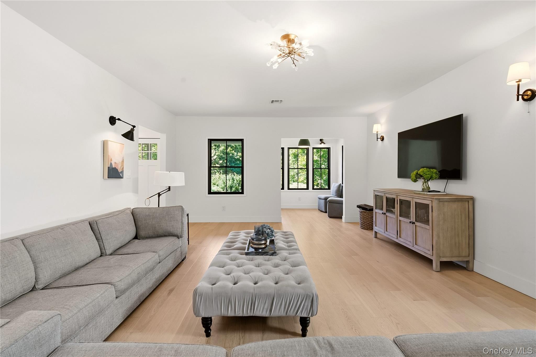  10 The Locusts, Roslyn Estates, NY, 11576 - 物件實景