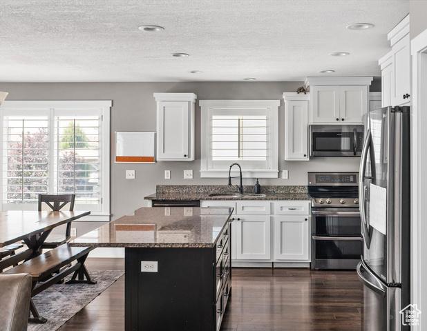Hooper, Utah, 84315, United States, 5 Bedrooms Bedrooms, ,4 BathroomsBathrooms,Residential,For Sale,1929044