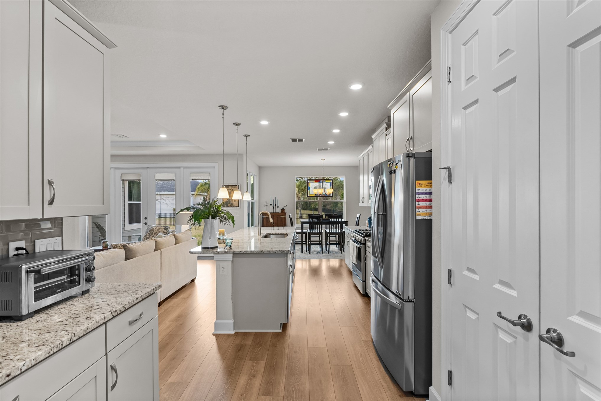 Fernandina Beach, Florida, 32034, United States, 3 Bedrooms Bedrooms, ,2 BathroomsBathrooms,Residential,For Sale,2024092