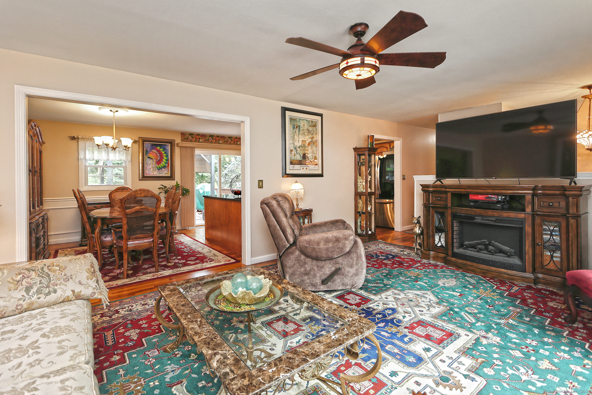 Milford, Connecticut, 06460, United States, 3 Bedrooms Bedrooms, ,3 BathroomsBathrooms,Residential,For Sale,1933259