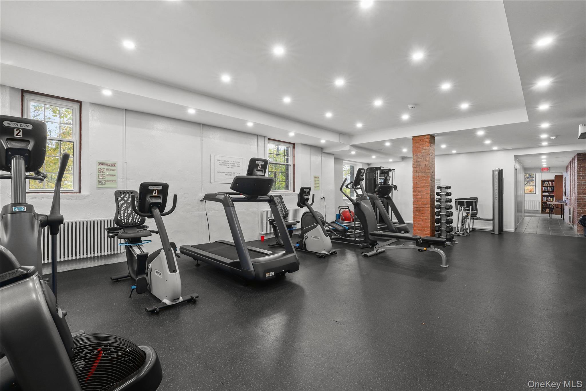 Tarrytown, New York, 10591, United States, 1 Bedroom Bedrooms, ,2 BathroomsBathrooms,Residential,For Sale,2006049