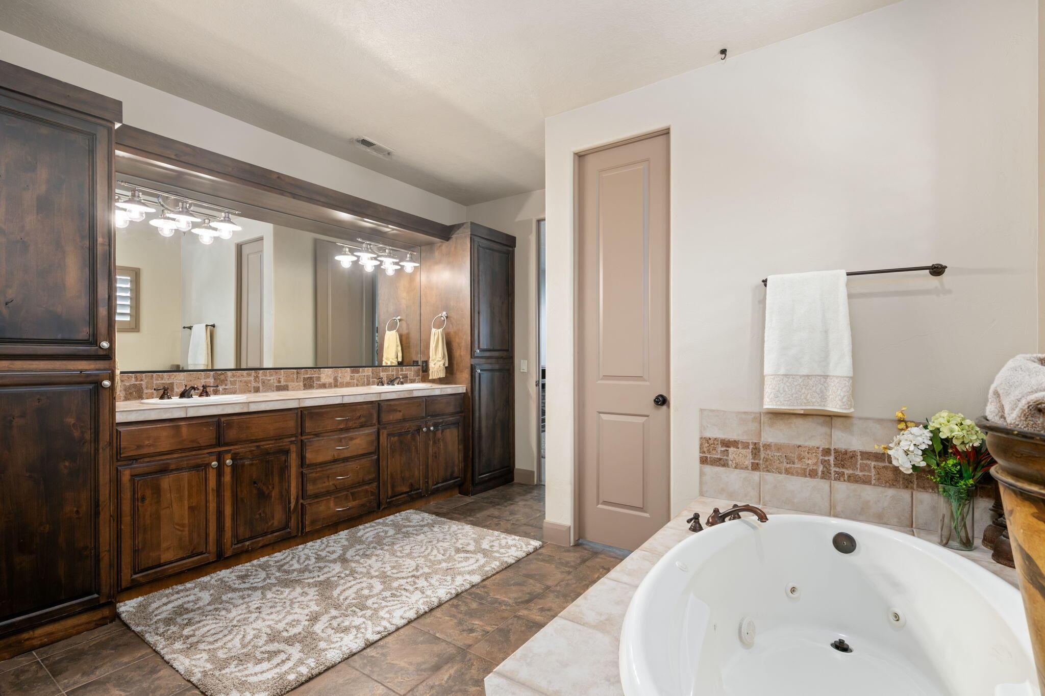 St George, Utah, 84790, United States, 4 Bedrooms Bedrooms, ,3 BathroomsBathrooms,Residential,For Sale,1931400