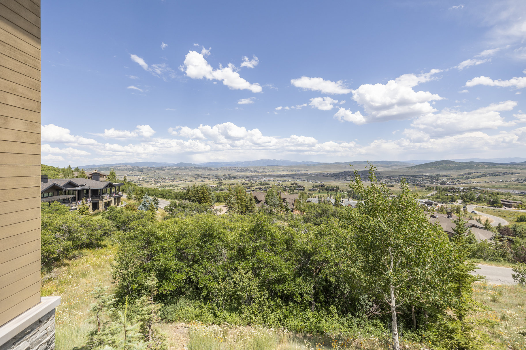  Sophisticated Mountain Design with Unmatched Views in an Elite Setting - 物件實景