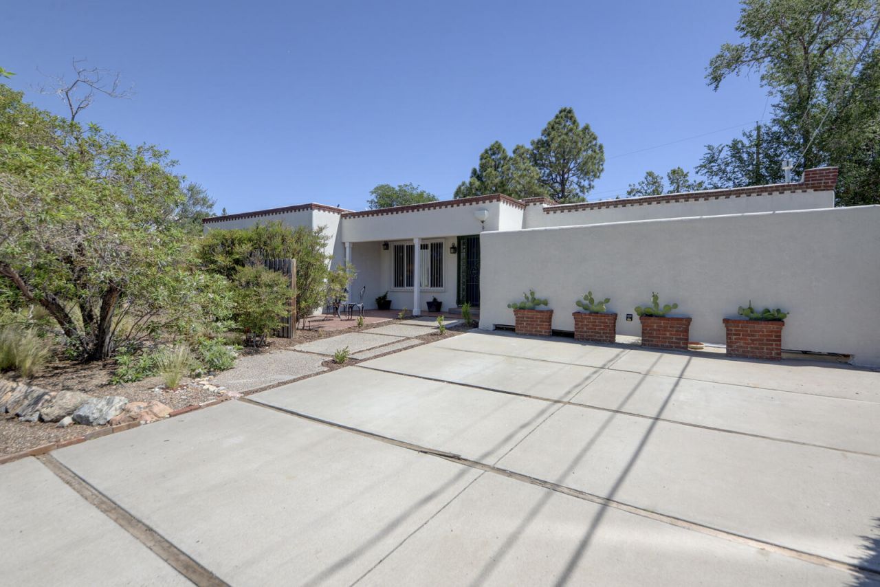 Albuquerque, New Mexico, 87108, United States, 3 Bedrooms Bedrooms, ,4 BathroomsBathrooms,Residential,For Sale,1903433