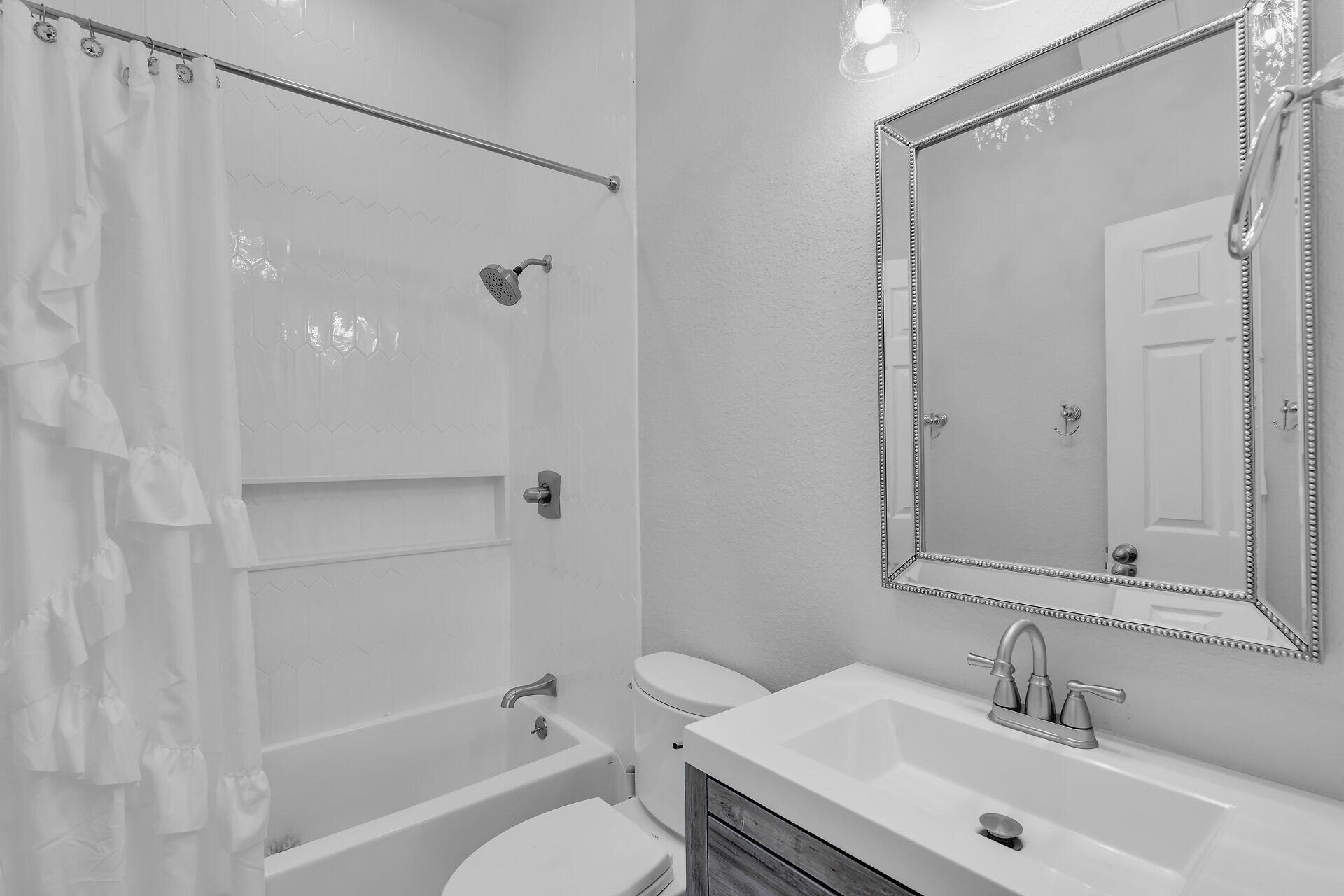 KEY LARGO, Florida, 33037, United States, 4 Bedrooms Bedrooms, ,3 BathroomsBathrooms,Residential,For Sale,1838577
