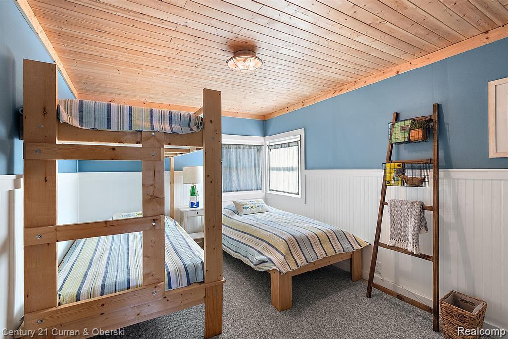 Jackson, Michigan, 49201, United States, 3 Bedrooms Bedrooms, ,2 BathroomsBathrooms,Residential,For Sale,1982188