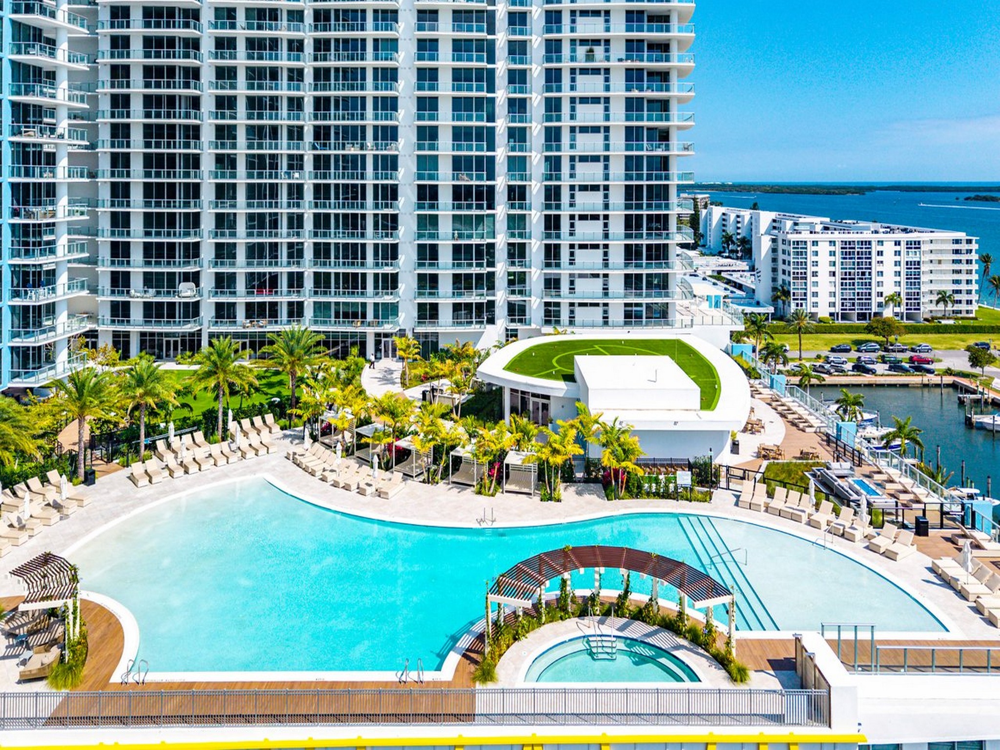  220 Lake Shore Drive, Lake Park, FL, 33403 - 物件實景