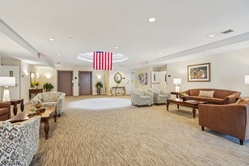 Rockaway Twp., New Jersey, 07866, United States, 2 Bedrooms Bedrooms, ,2 BathroomsBathrooms,Residential,For Sale,1770221