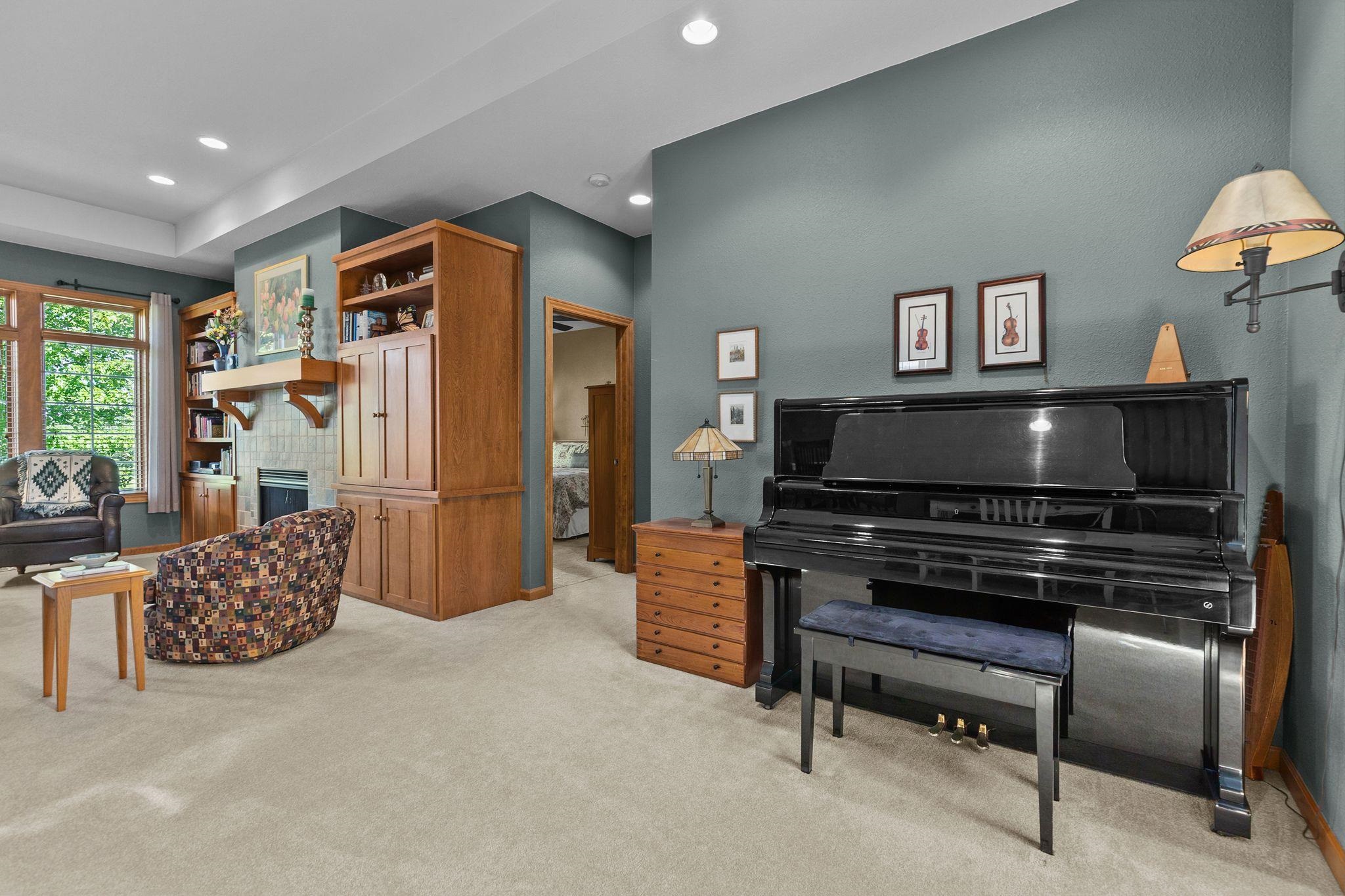 Appleton, Wisconsin, 54913, United States, 3 Bedrooms Bedrooms, ,3 BathroomsBathrooms,Residential,For Sale,1937217