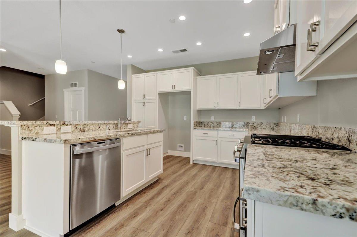 Grass Valley, California, 95945, United States, 3 Bedrooms Bedrooms, ,2 BathroomsBathrooms,Residential,For Sale,1977356