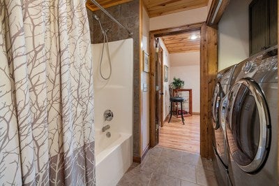 Murphy, North Carolina, 28906, United States, 3 Bedrooms Bedrooms, ,6 BathroomsBathrooms,Residential,For Sale,1933143