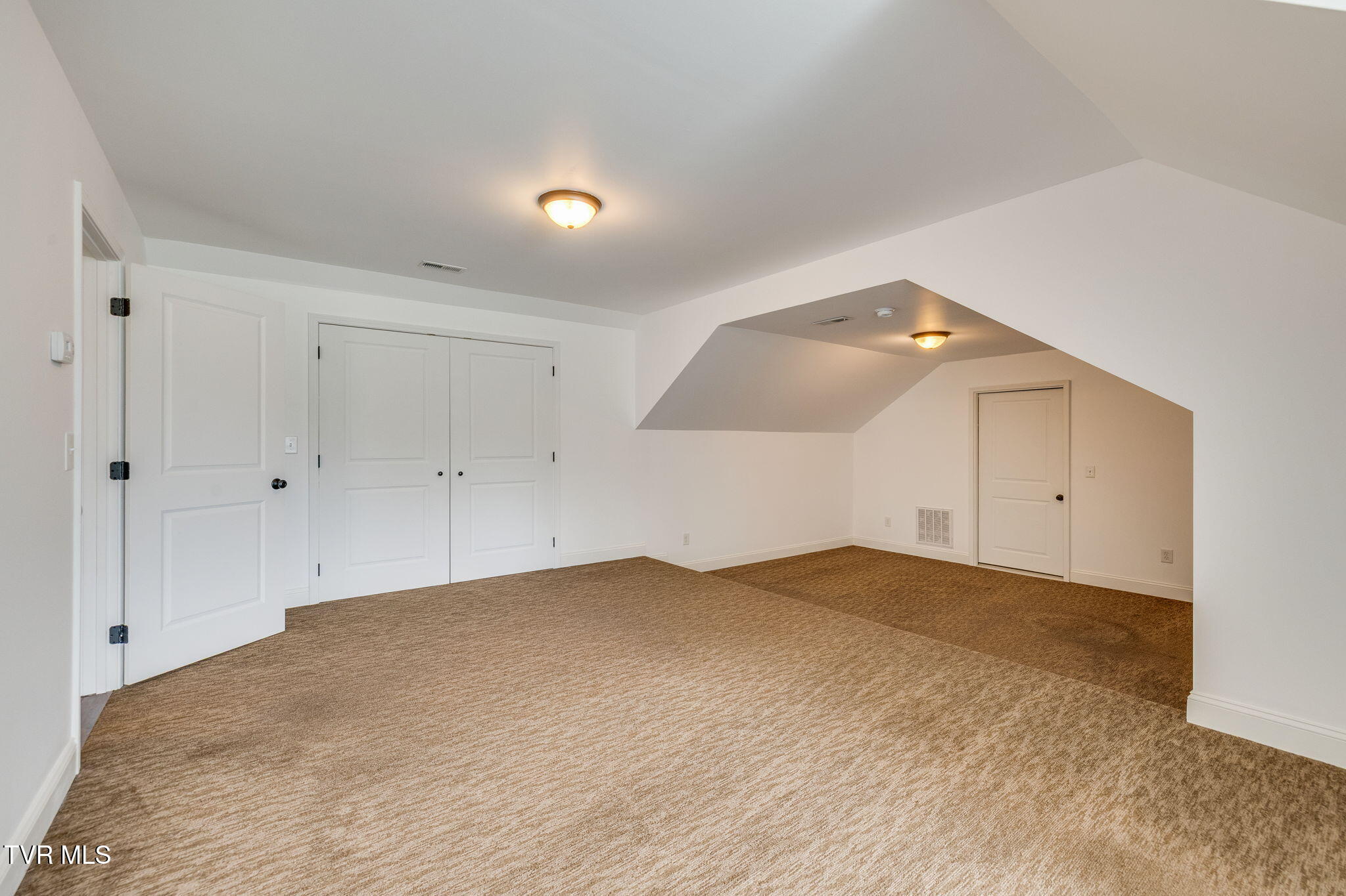 Bluff City, Tennessee, 37618, United States, 3 Bedrooms Bedrooms, ,4 BathroomsBathrooms,Residential,For Sale,2048525