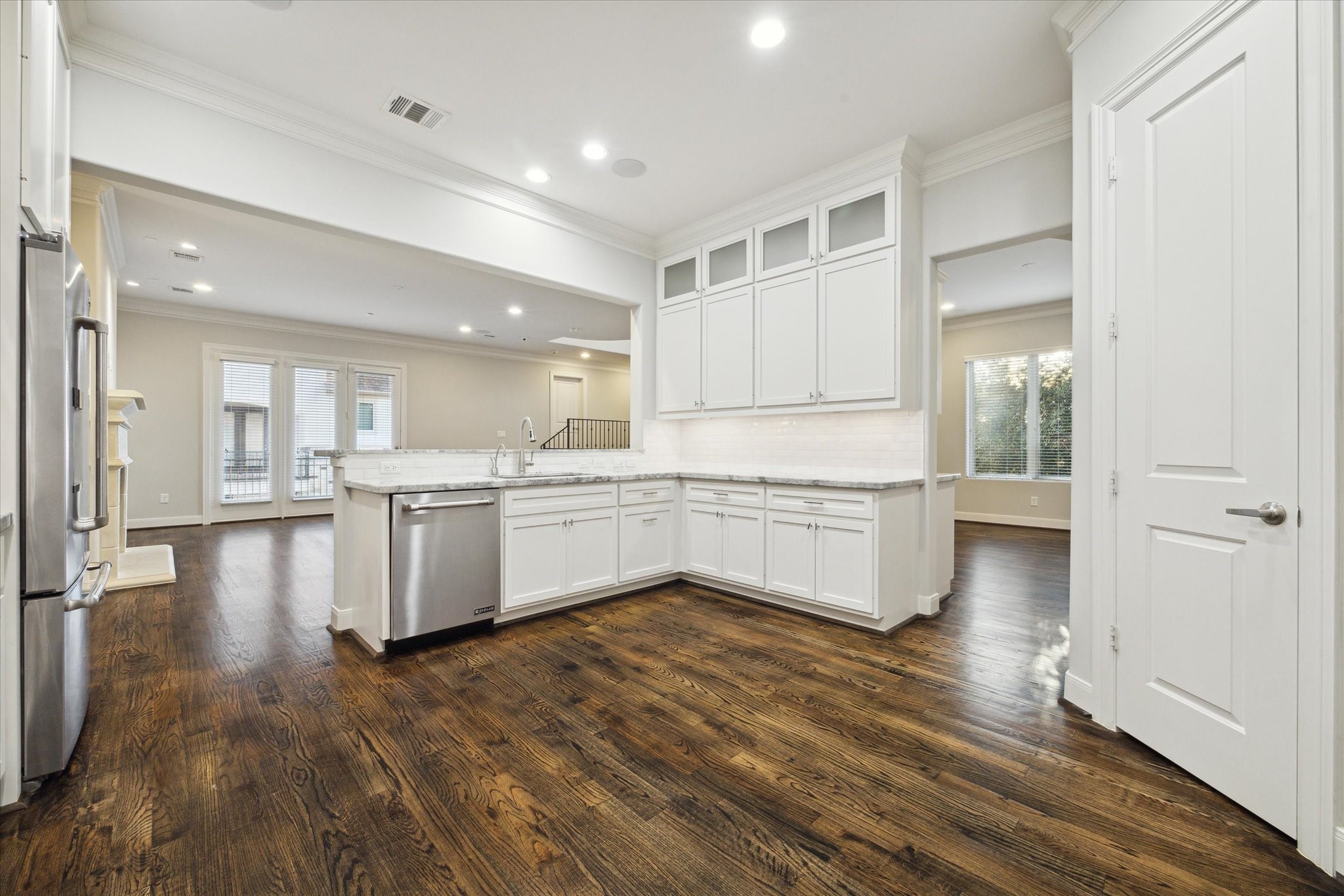  6008 Potomac Park Drive - 物件實景