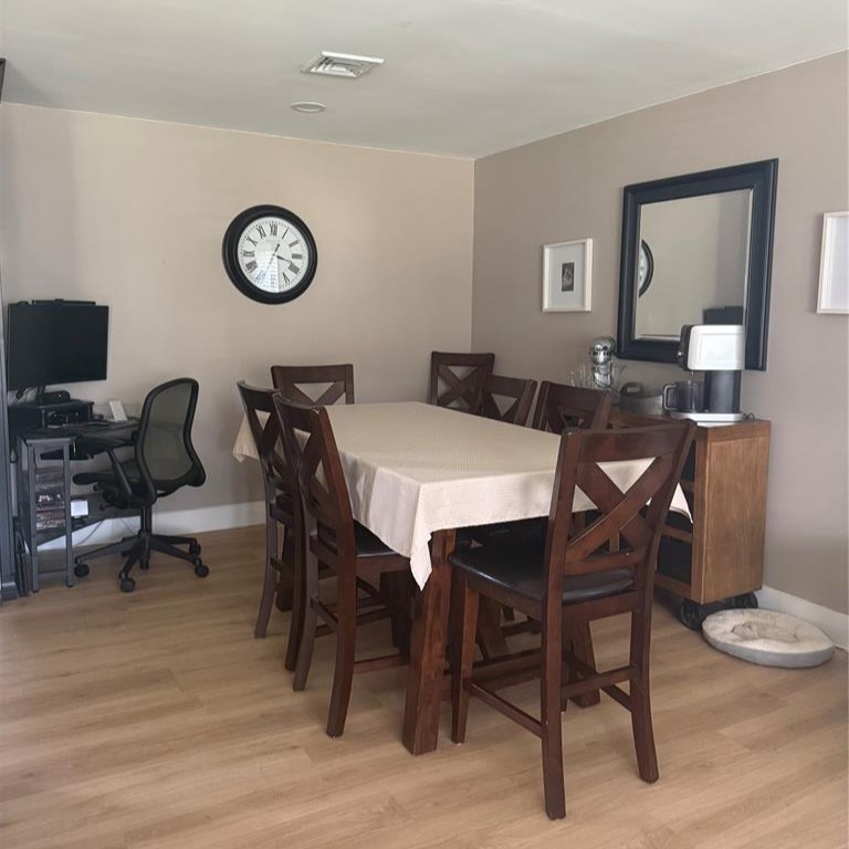 Ronkonkoma, New York, 11779, United States, 4 Bedrooms Bedrooms, ,2 BathroomsBathrooms,Residential,For Sale,1906484
