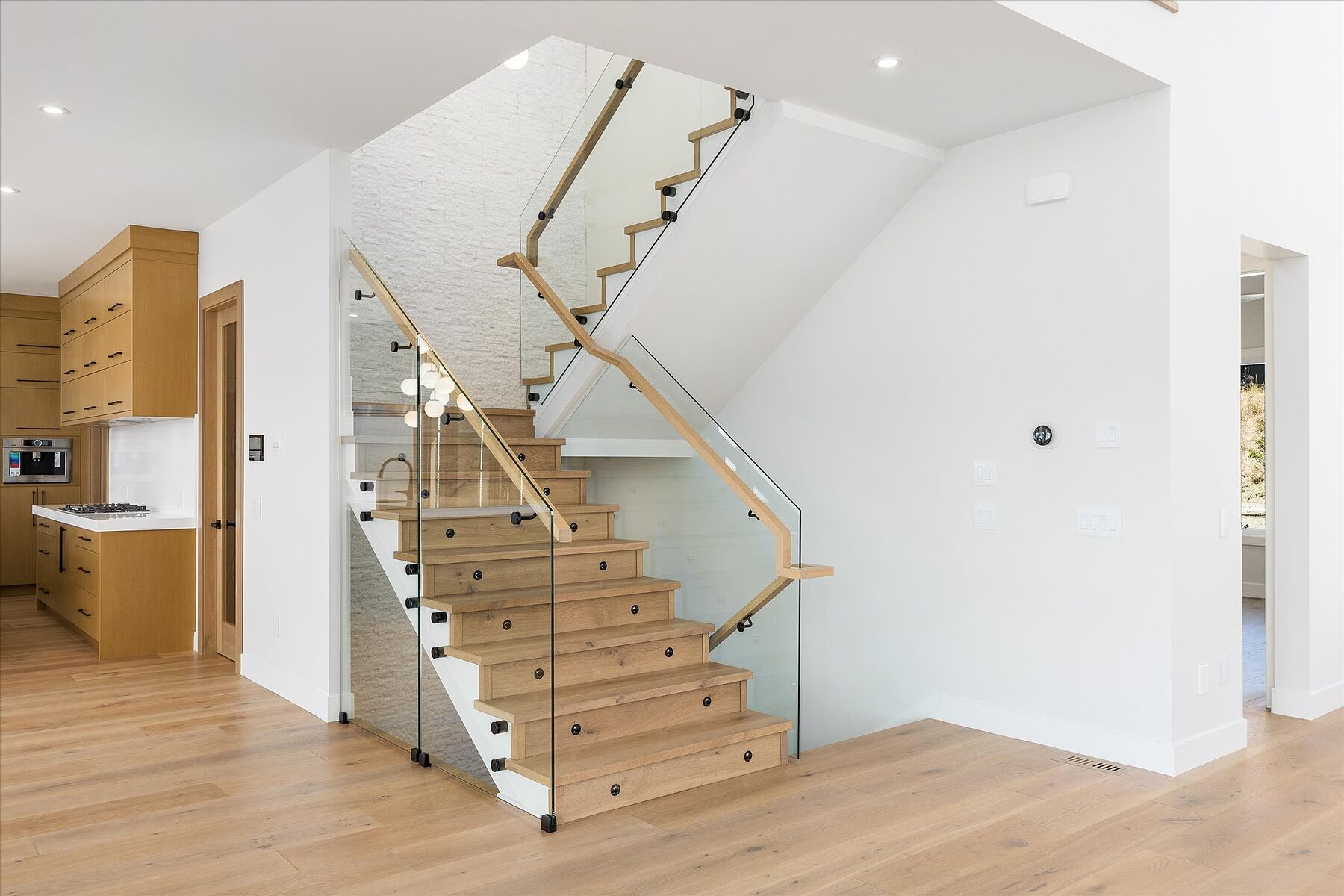  Spacious Modern Build - 物件實景