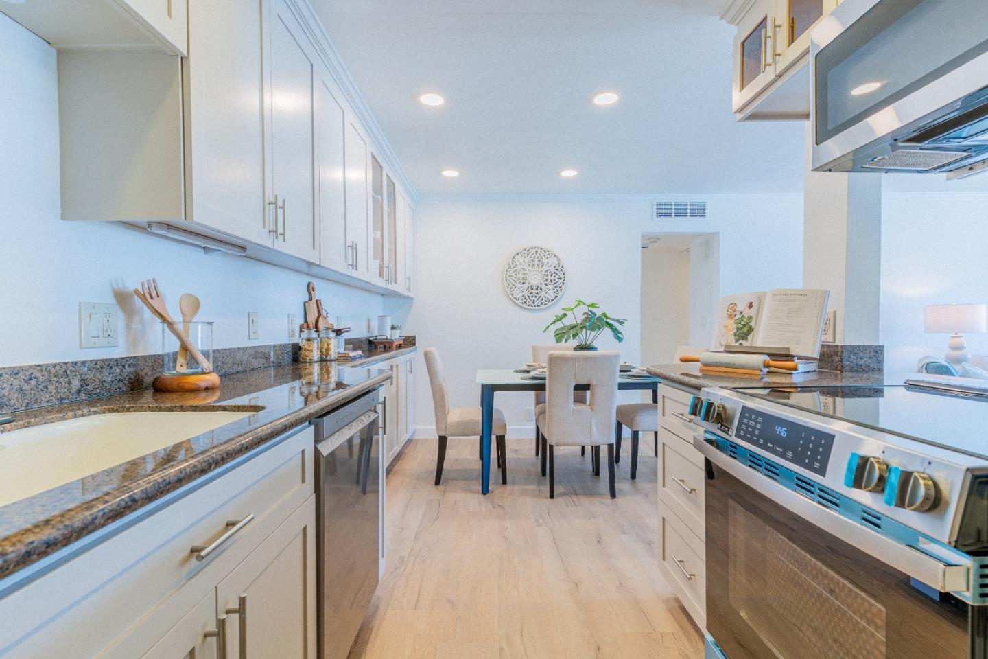 Mountain View, California, 94040, United States, 2 Bedrooms Bedrooms, ,2 BathroomsBathrooms,Residential,For Sale,1988122