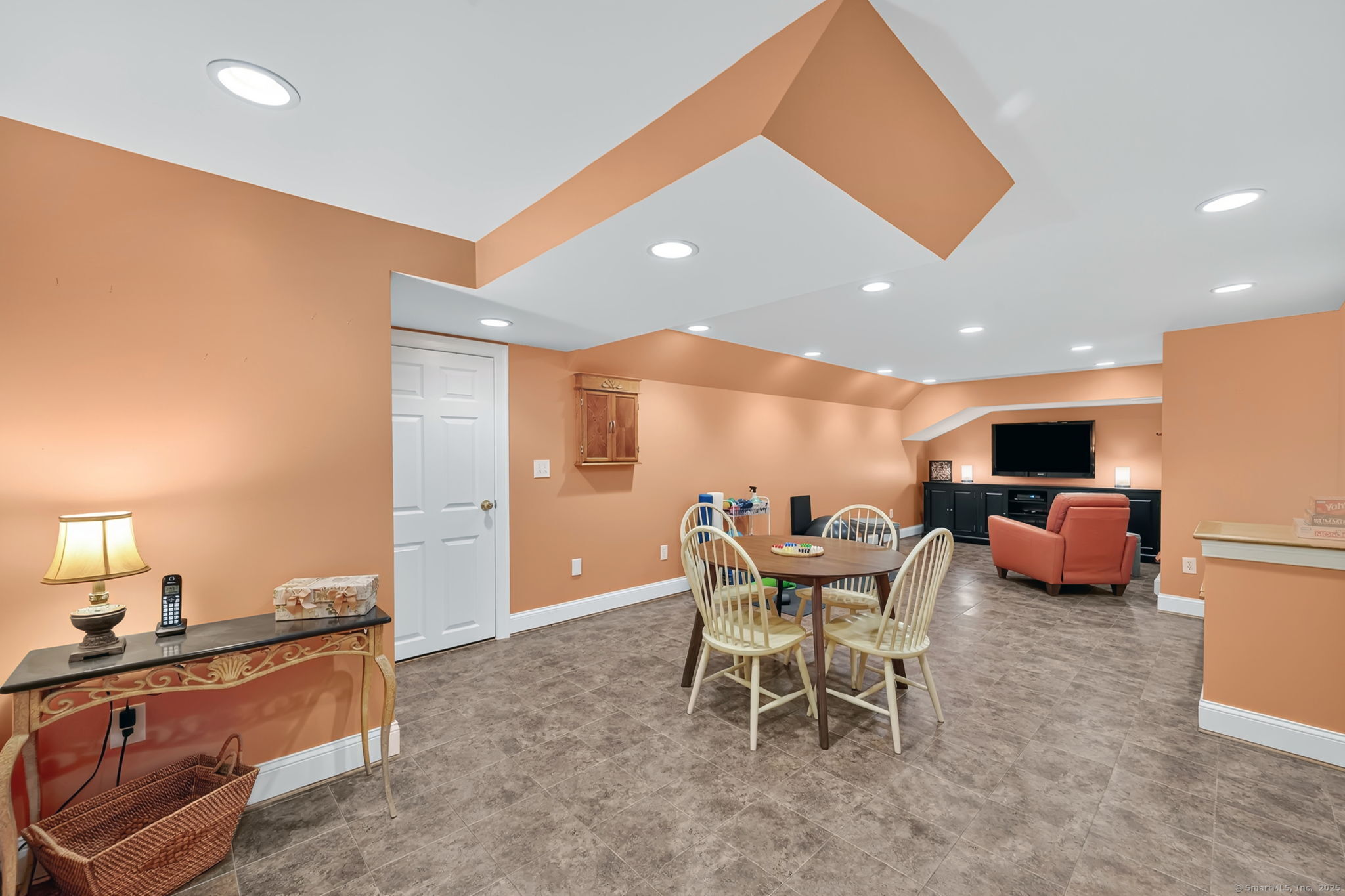 Suffield, Connecticut, 06078, United States, 4 Bedrooms Bedrooms, ,3 BathroomsBathrooms,Residential,For Sale,1927019