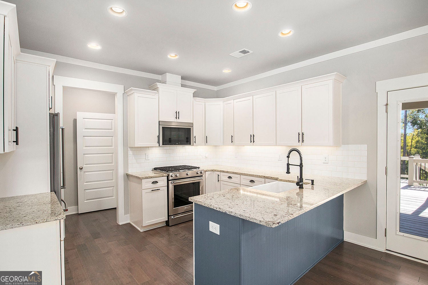 Gainesville, Georgia, 30506, United States, 3 Bedrooms Bedrooms, ,4 BathroomsBathrooms,Residential,For Sale,1965754