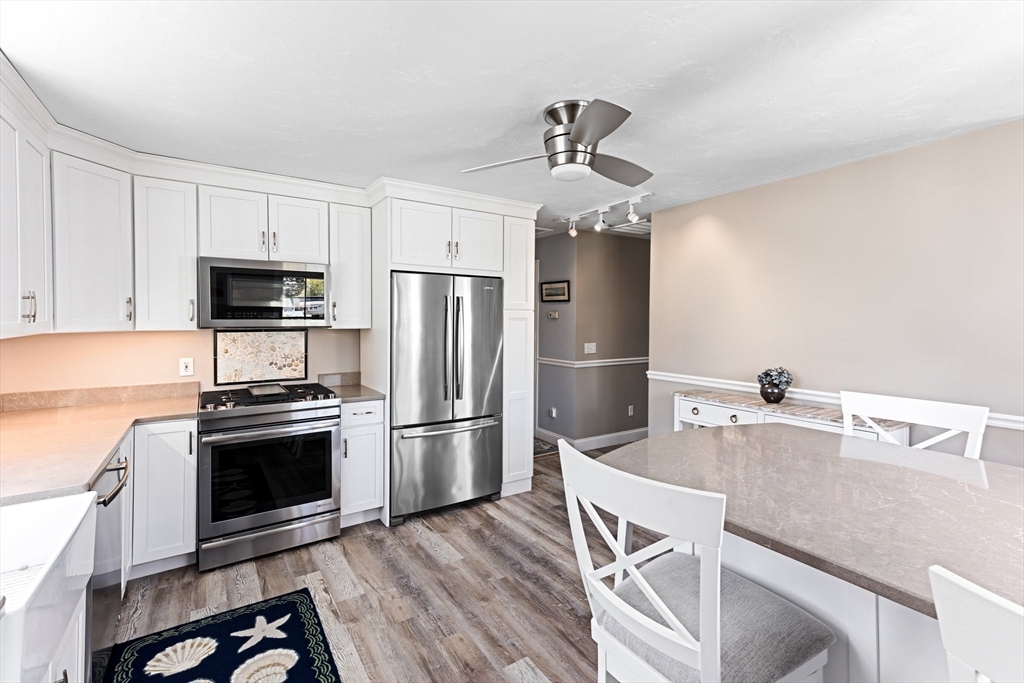 Bourne, Massachusetts, 02559, United States, 2 Bedrooms Bedrooms, ,2 BathroomsBathrooms,Residential,For Sale,1921886