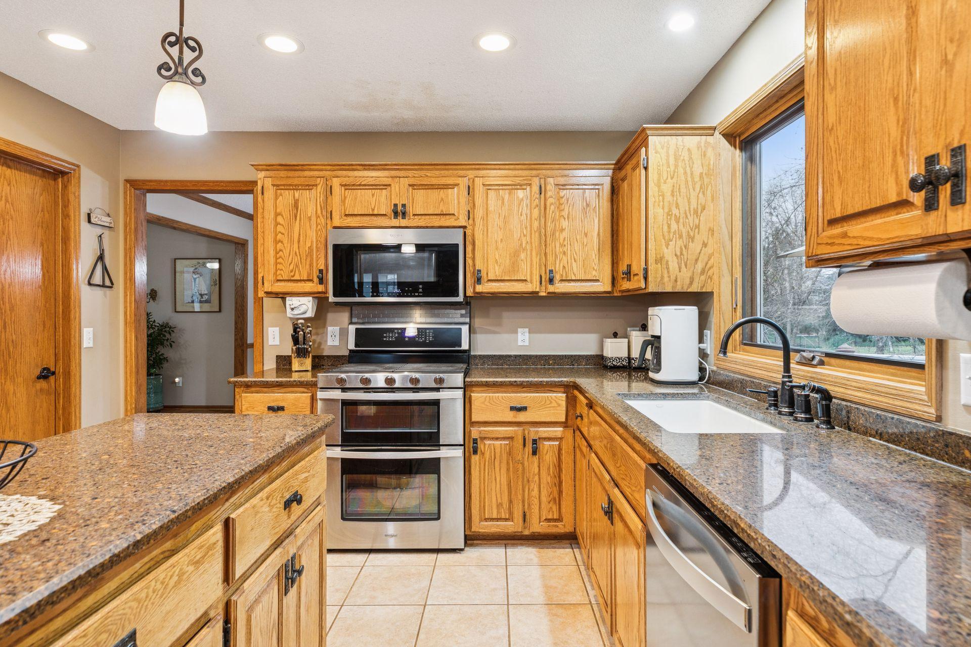 Woodbury, Minnesota, 55129, United States, 5 Bedrooms Bedrooms, ,3 BathroomsBathrooms,Residential,For Sale,1998443