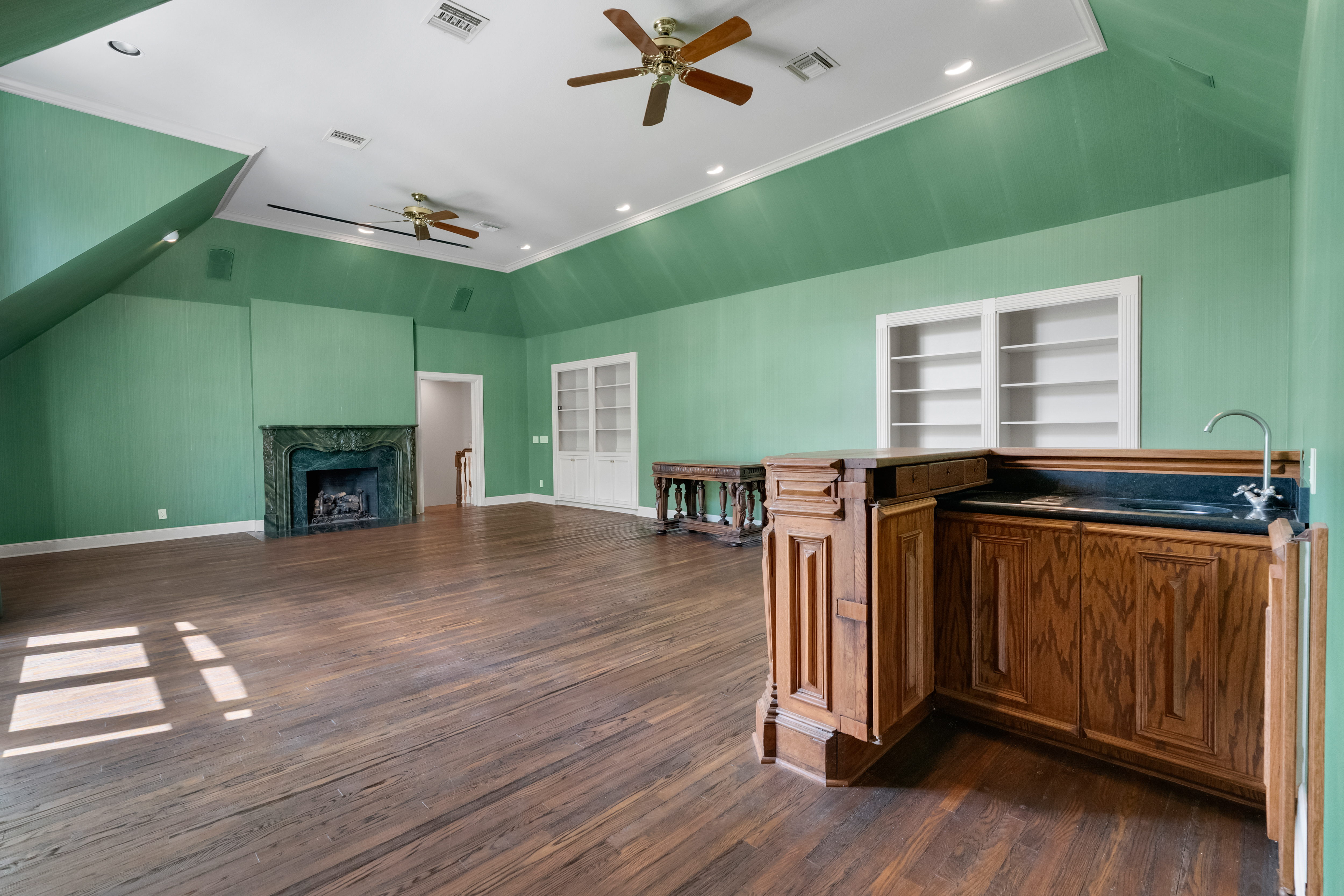  Timeless Estate in the Heart of Hill Country Village - 物件實景