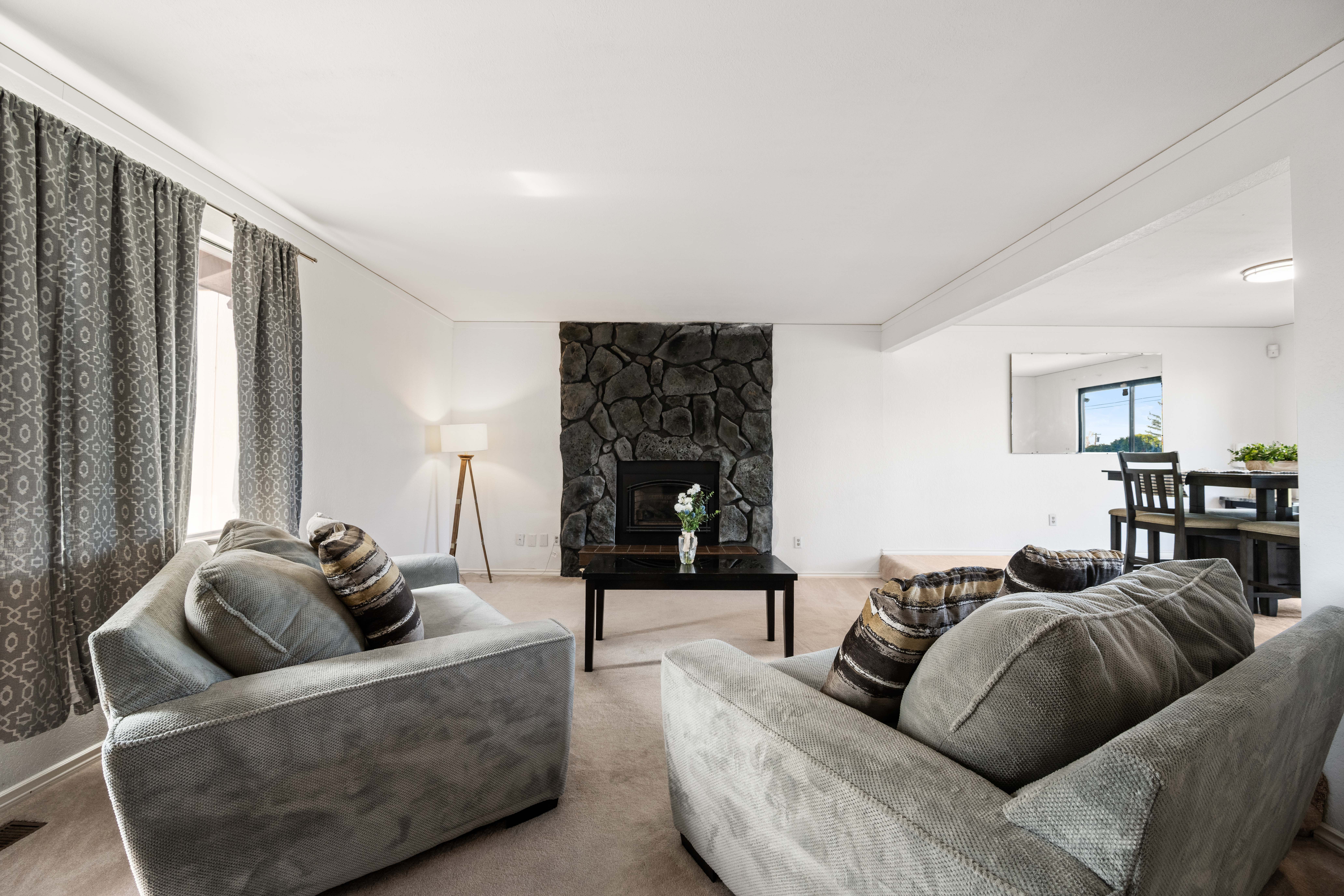  Stunning Views & Solar Panel Efficiency - 物件實景