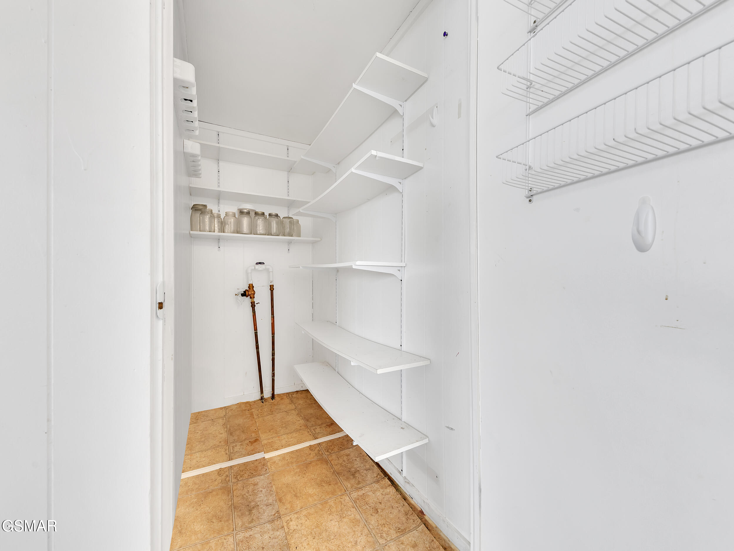 Dandridge, Tennessee, 37725, United States, 3 Bedrooms Bedrooms, ,1 BathroomBathrooms,Residential,For Sale,1973738