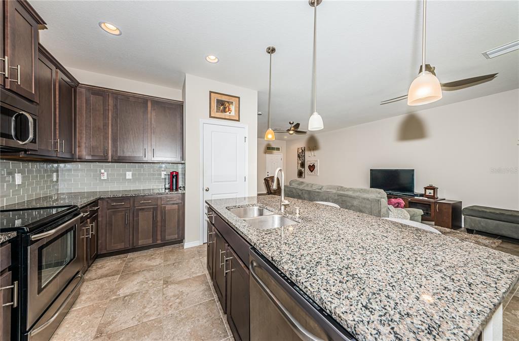 St Petersburg, Florida, 33703, United States, 3 Bedrooms Bedrooms, ,3 BathroomsBathrooms,Residential,For Sale,1827032