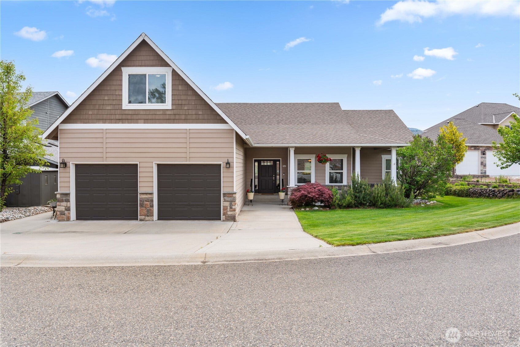 East Wenatchee, Washington, 98802, United States, 3 Bedrooms Bedrooms, ,1 BathroomBathrooms,Residential,For Sale,1818032