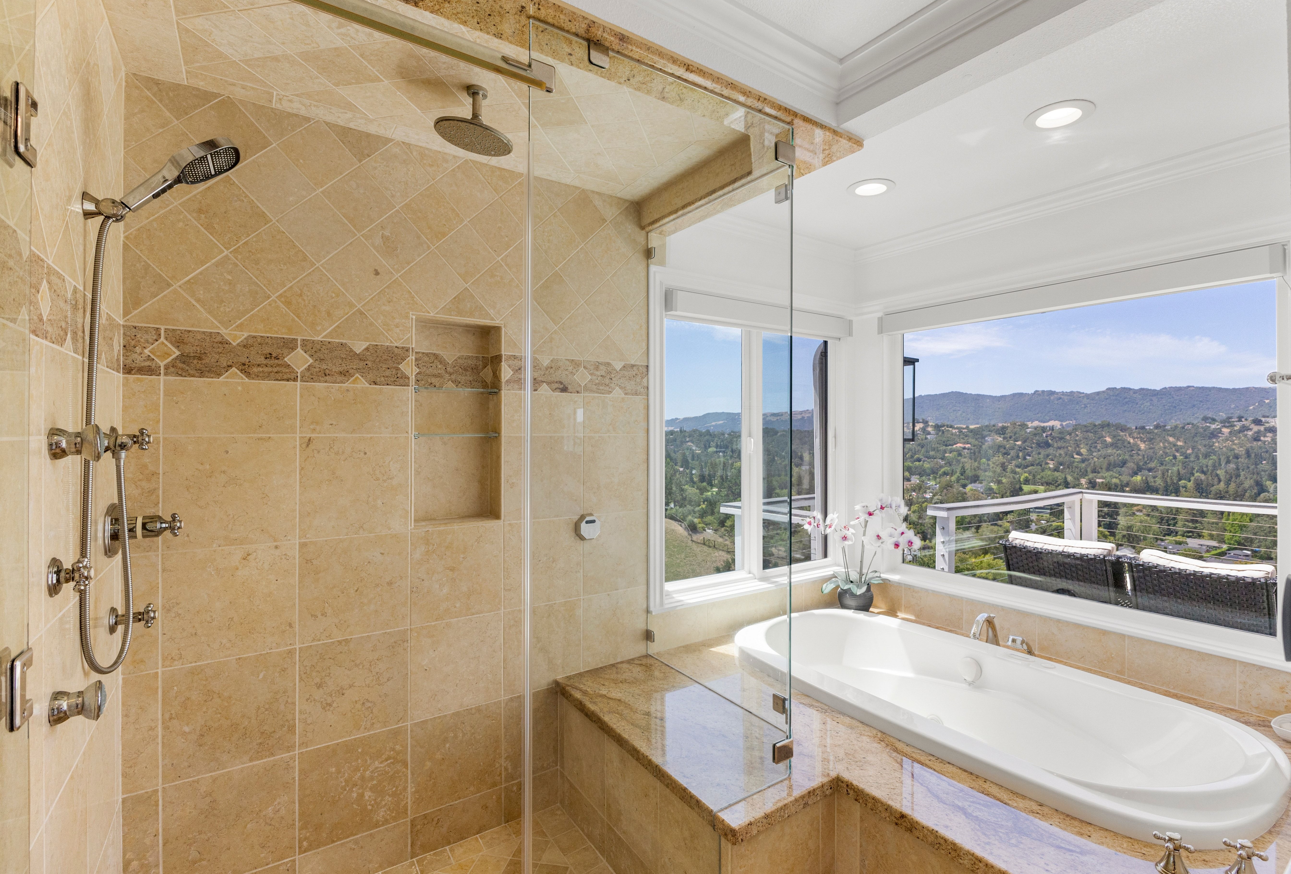  Sweeping Fairway Views Meet Rare Outdoor Living - 物件實景