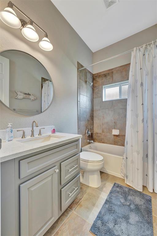 Bradenton, Florida, 34212, United States, 3 Bedrooms Bedrooms, ,4 BathroomsBathrooms,Residential,For Sale,1910869