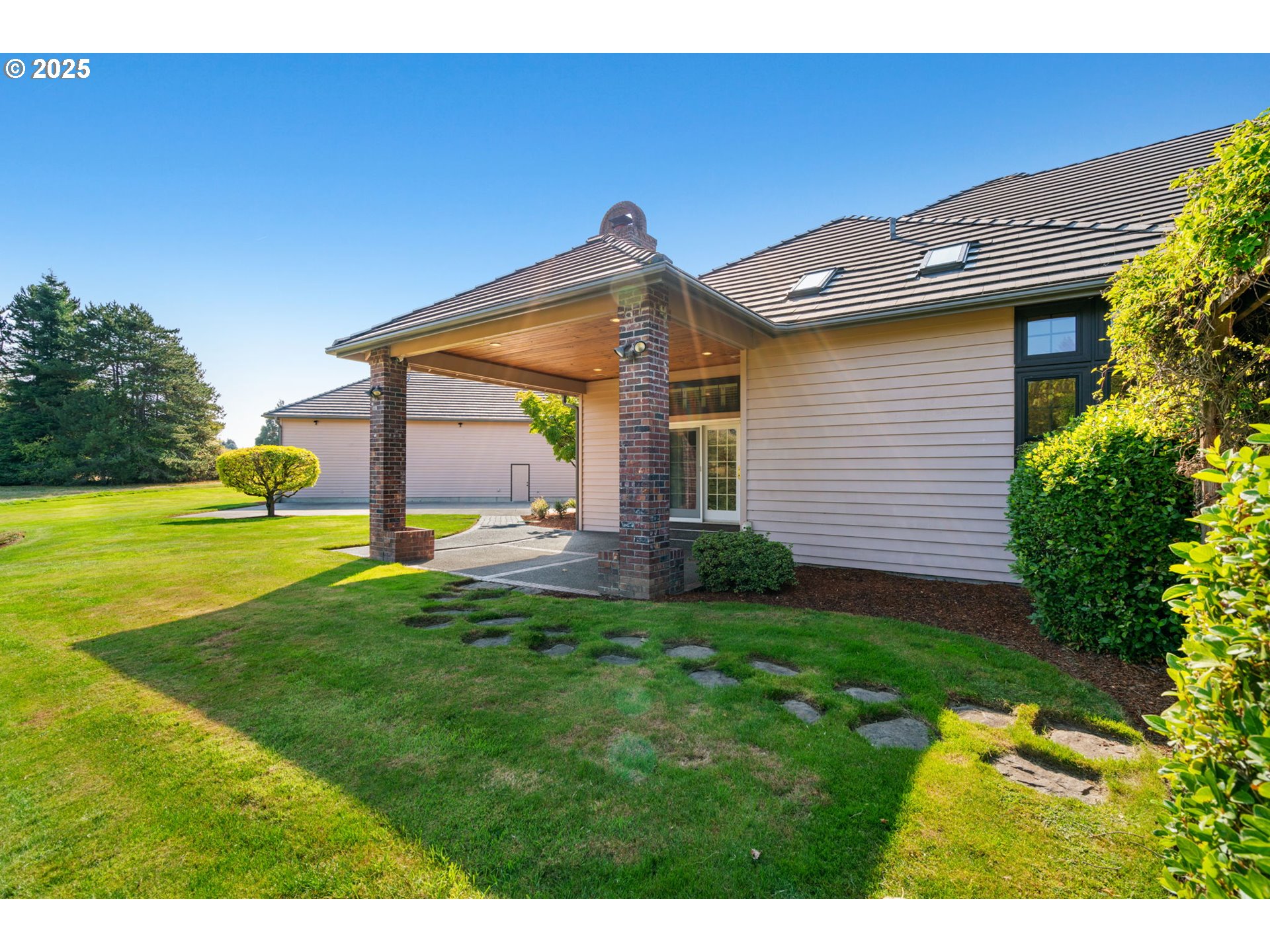 Vancouver, Washington, 98685, United States, 3 Bedrooms Bedrooms, ,4 BathroomsBathrooms,Residential,For Sale,2003472