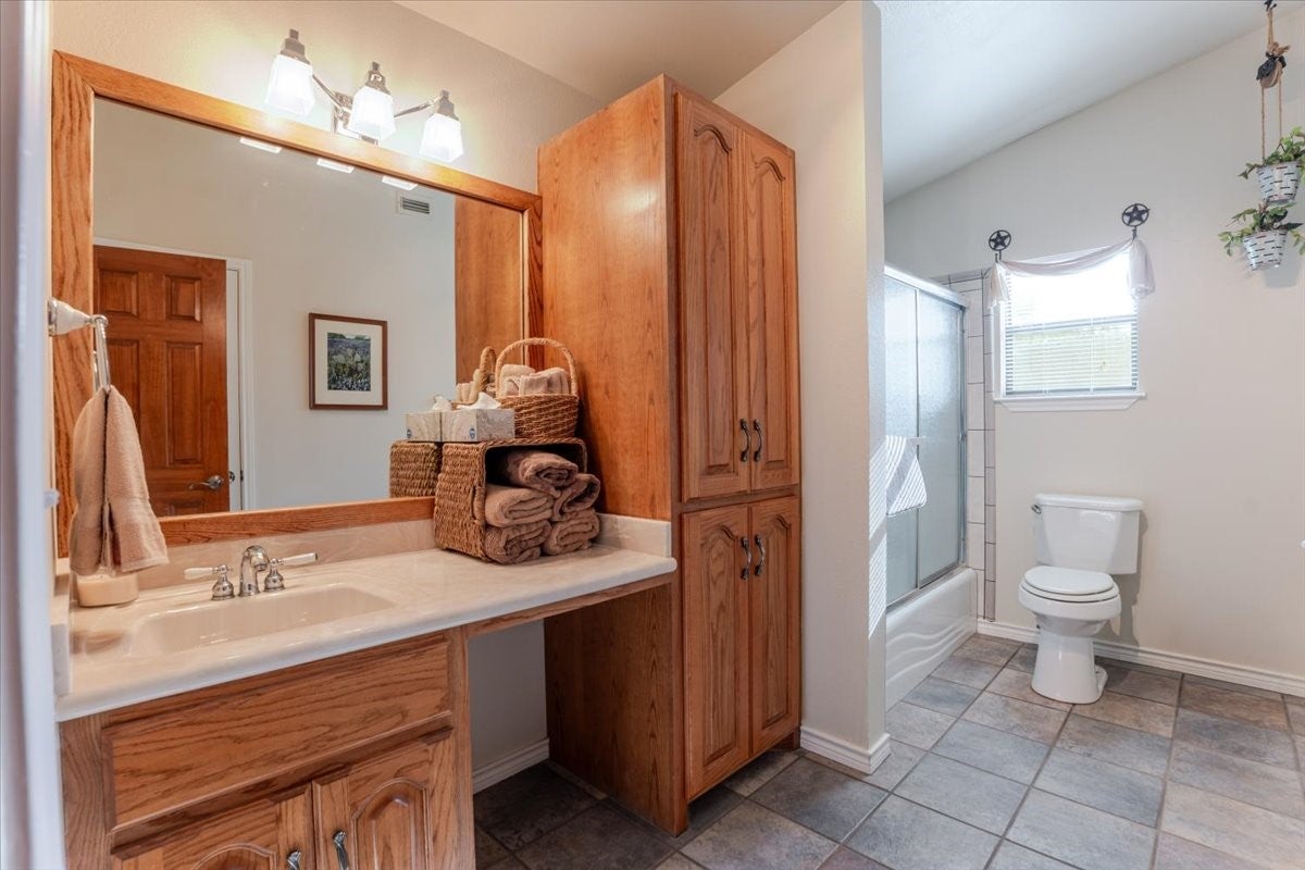 Possum Kingdom Lake, Texas, 76450, United States, 4 Bedrooms Bedrooms, ,3 BathroomsBathrooms,Residential,For Sale,2033538