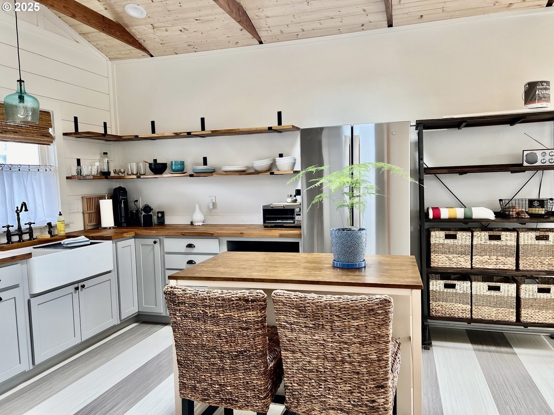 Brookings, Oregon, 97415, United States, 2 Bedrooms Bedrooms, ,2 BathroomsBathrooms,Residential,For Sale,2002477