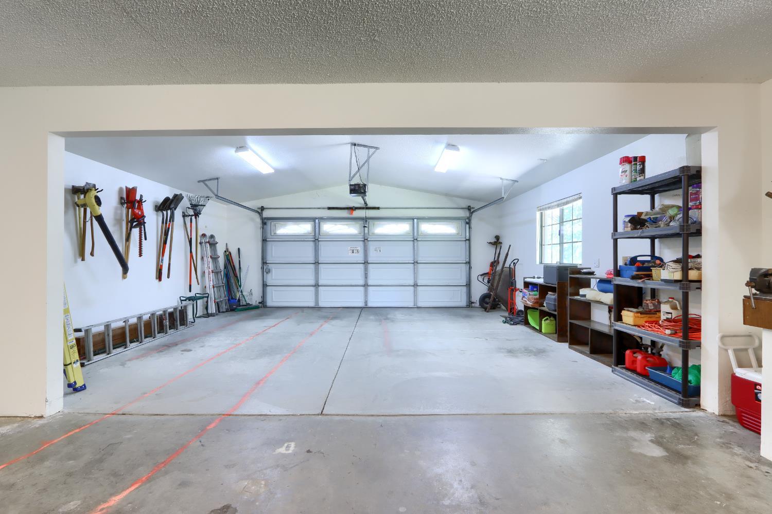 Ahwahnee, California, 93601, United States, 3 Bedrooms Bedrooms, ,2 BathroomsBathrooms,Residential,For Sale,1993875