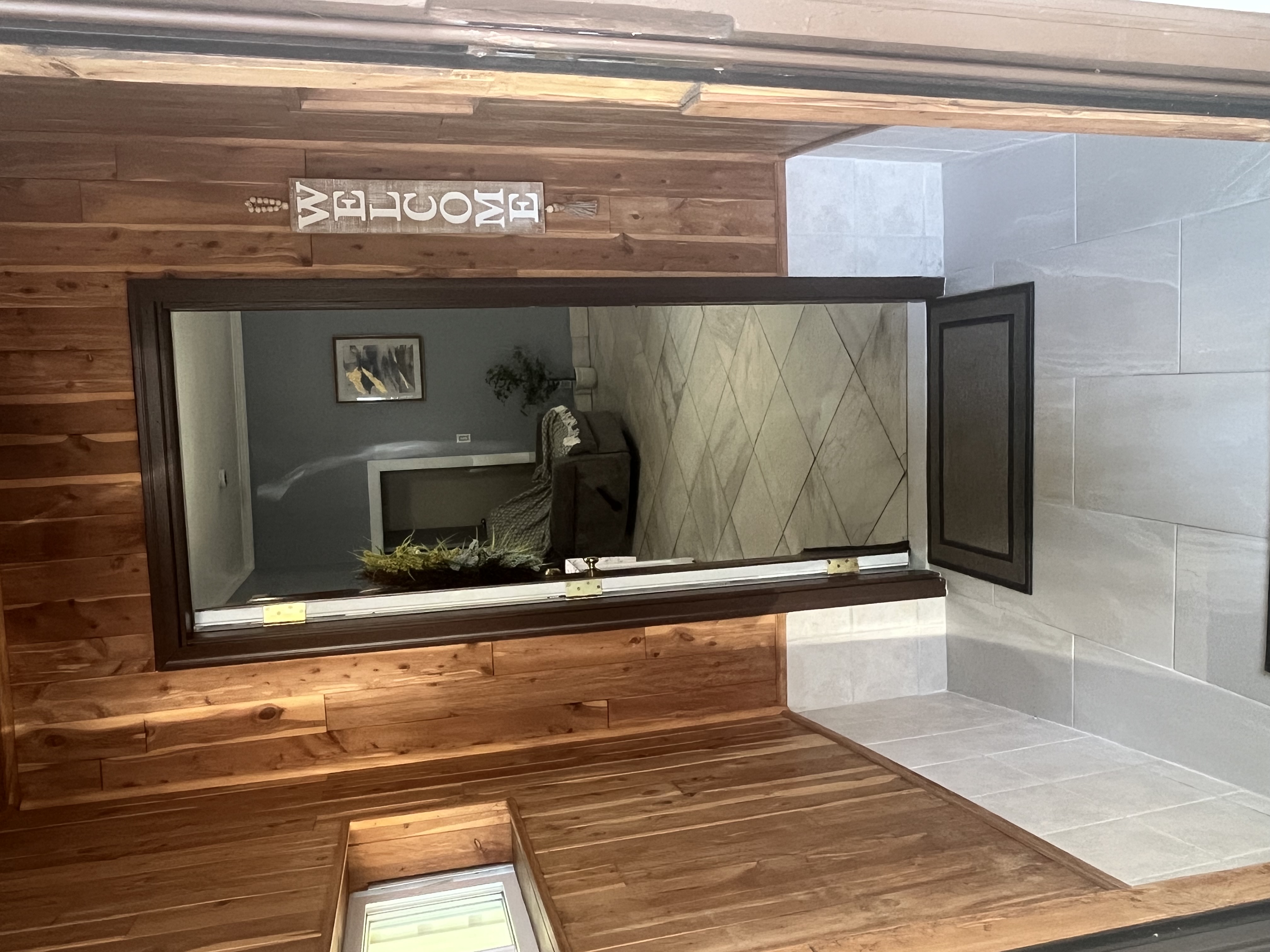 Bronx, New York, 10475, United States, 3 Bedrooms Bedrooms, ,2 BathroomsBathrooms,Residential,For Sale,1974345